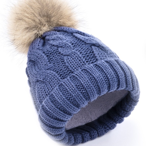 RiscaWin • Detachable Faux Fur Pom Beanie - Picture 7 of 8